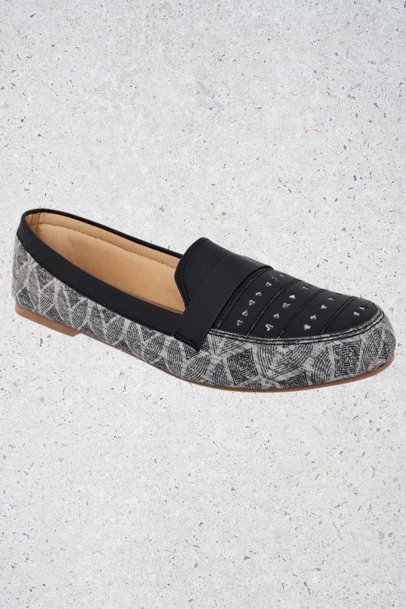 Brown Block Print Strap Chappals • Prabhdeep kaur • HYPD display picture 3