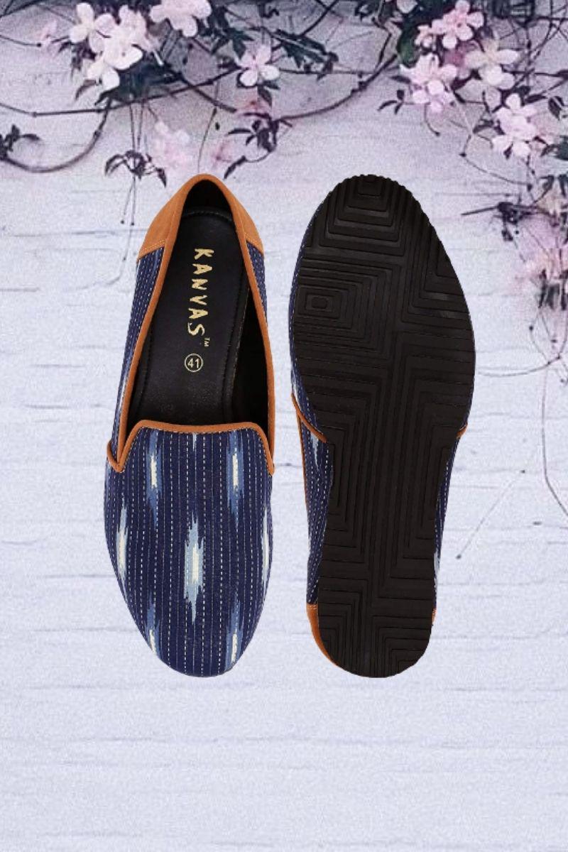 Blue Dabu Print Kolhapuri Chappals • Shreya • HYPD display picture 1